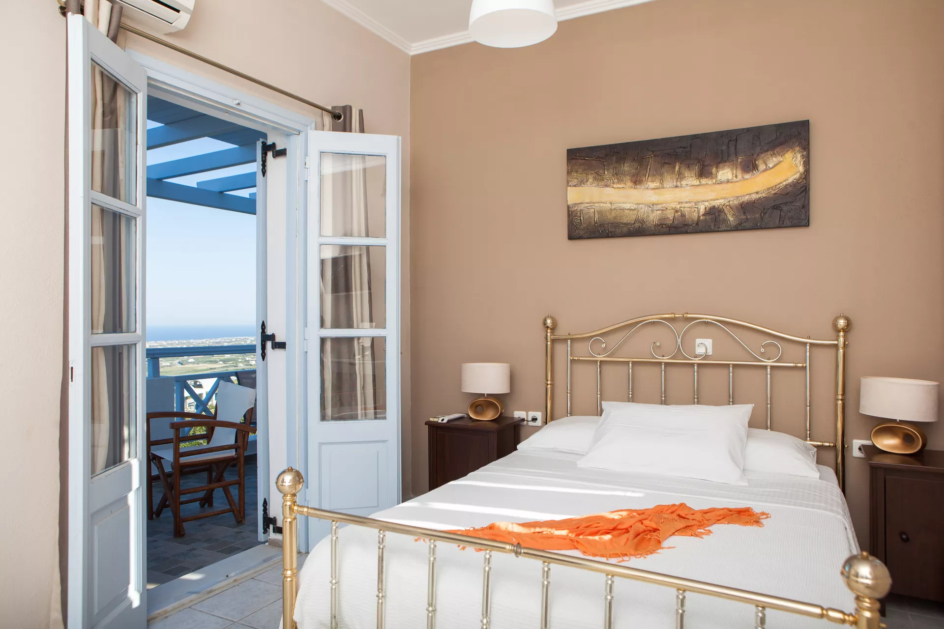 Private bathroom vanity detail