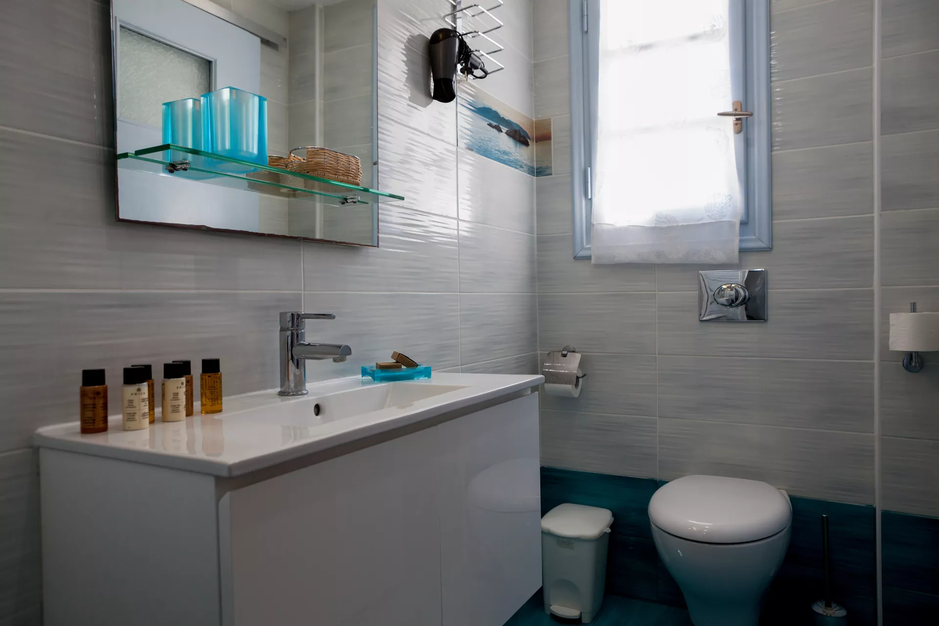 Superior studio bedroom with soft lighting