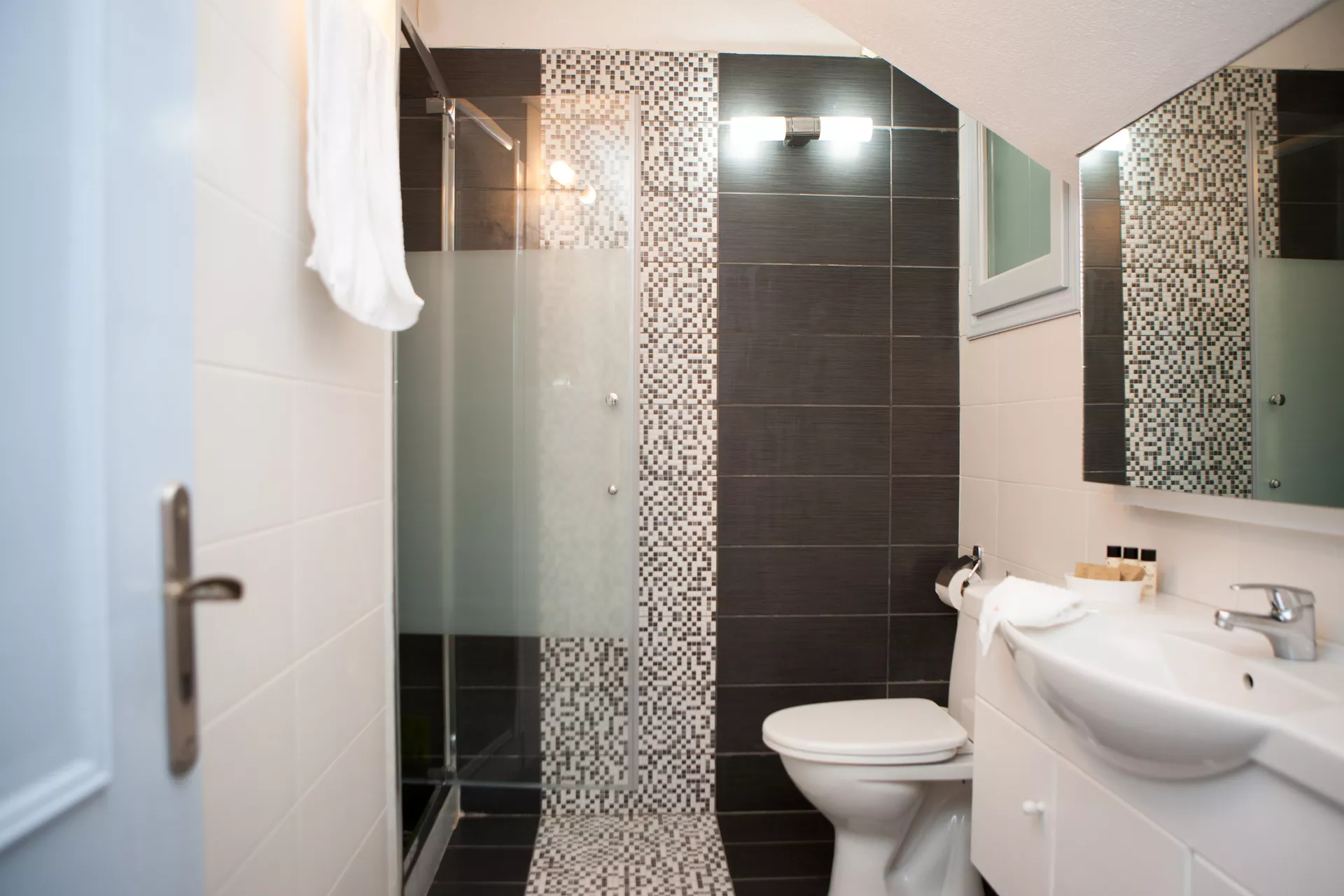 Superior veranda studio with private terrace seating