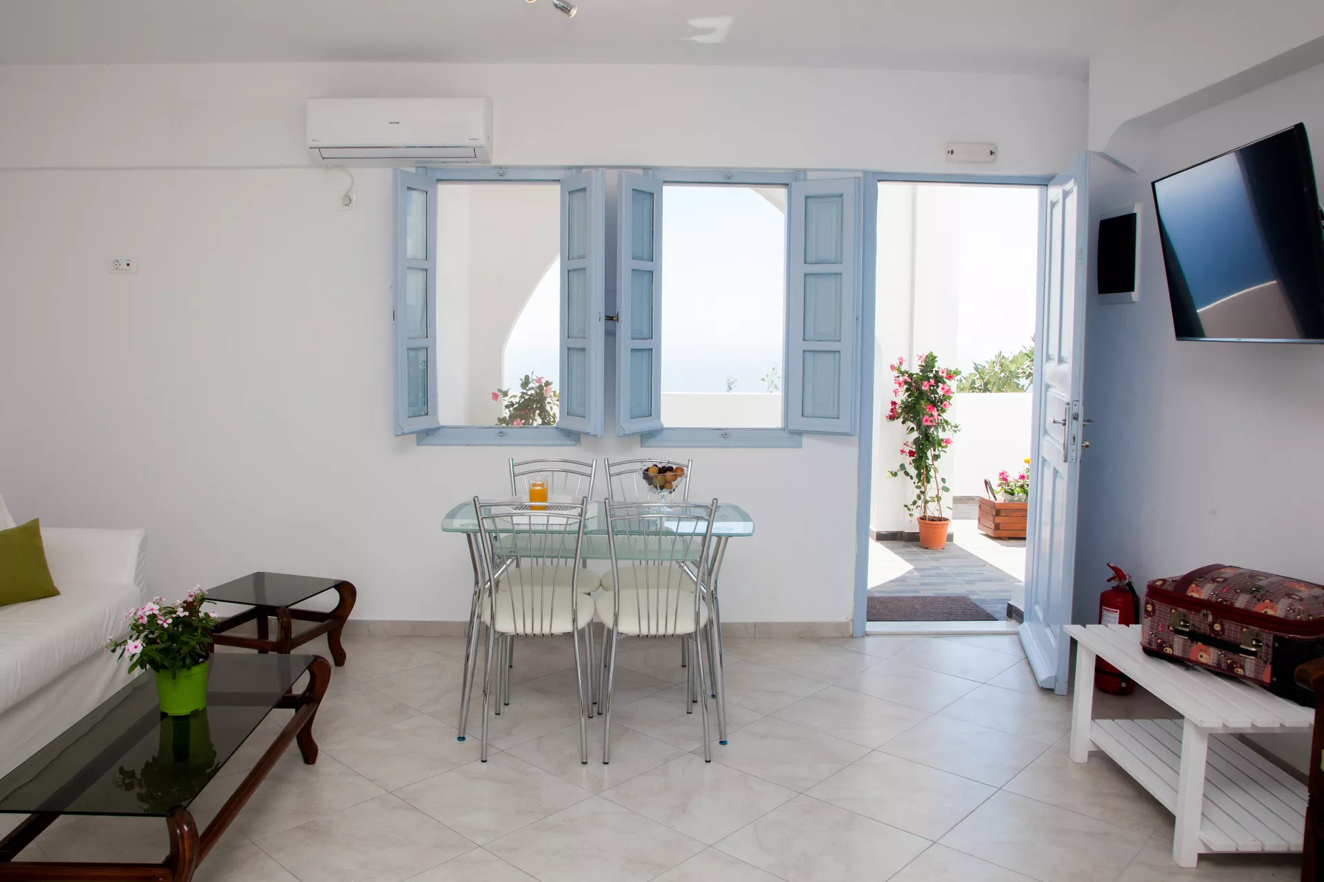 Superior veranda studio with private terrace seating