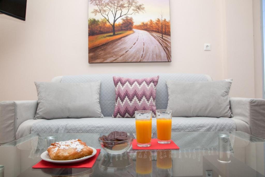 Second bedroom with twin beds